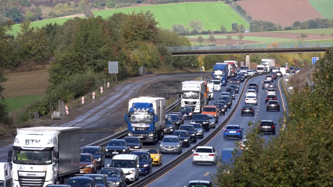 Schon im Alltag ist der Verkehr in Hamburg oft eine Zumutung. Um Feiertage wird es noch schlimmer!