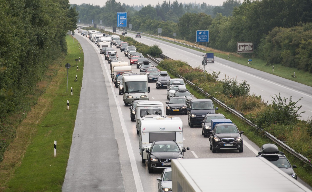 Die A7 bei Flensburg war für mehrere Stunden voll gesperrt (Archivfoto). 