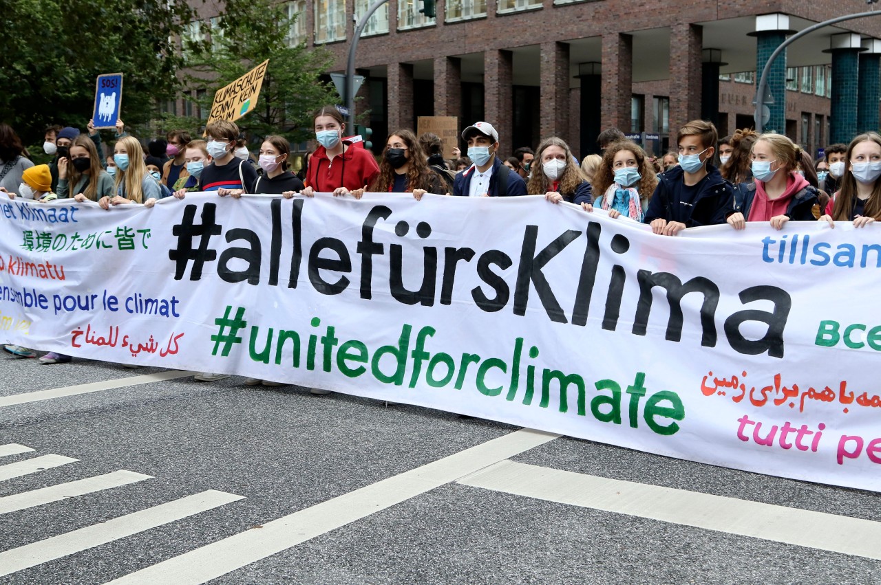 Auch Tschentscher wurde bei der Demo scharf kritisiert