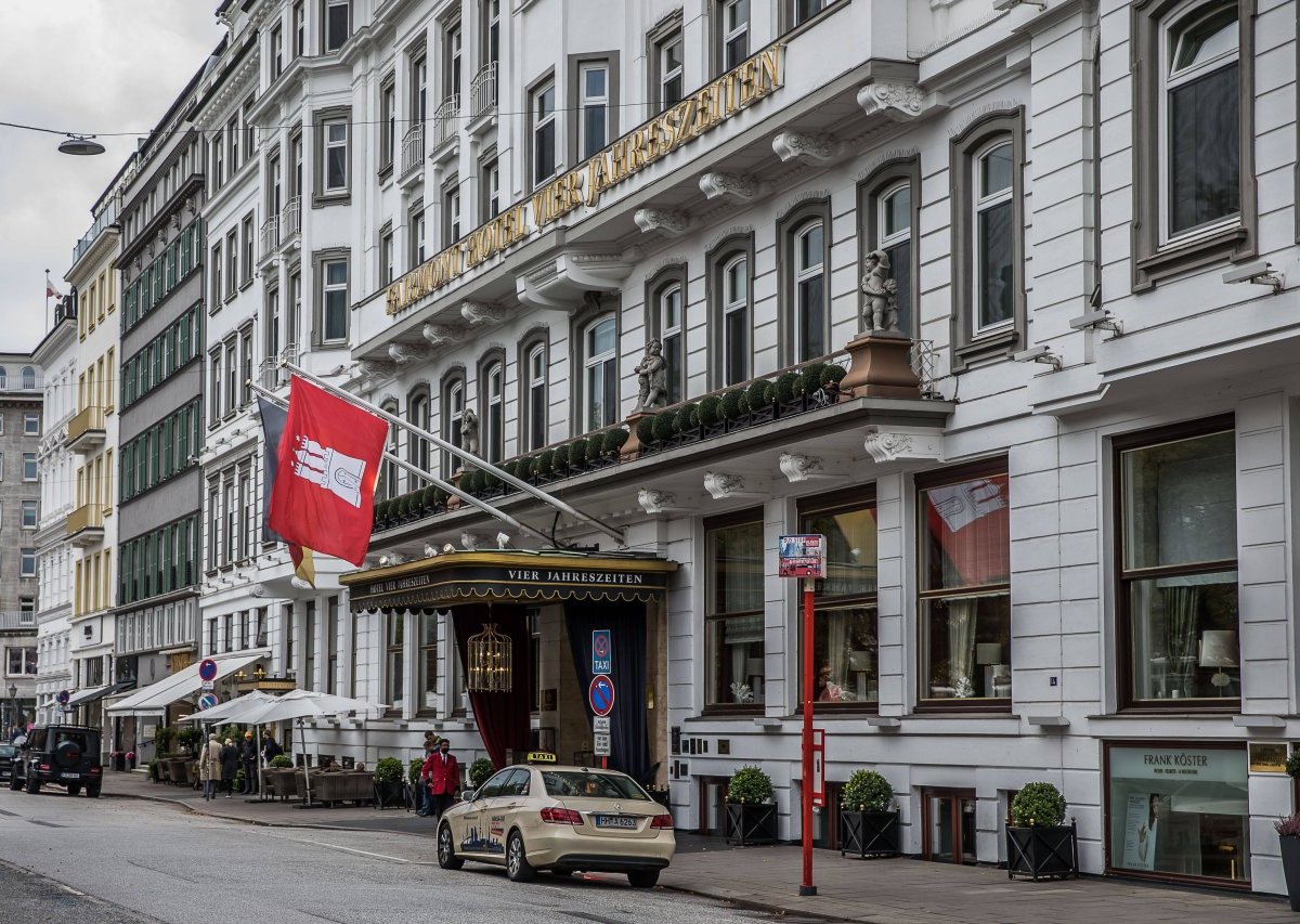 Hamburg Hotel Vier Jahreszeiten.jpg