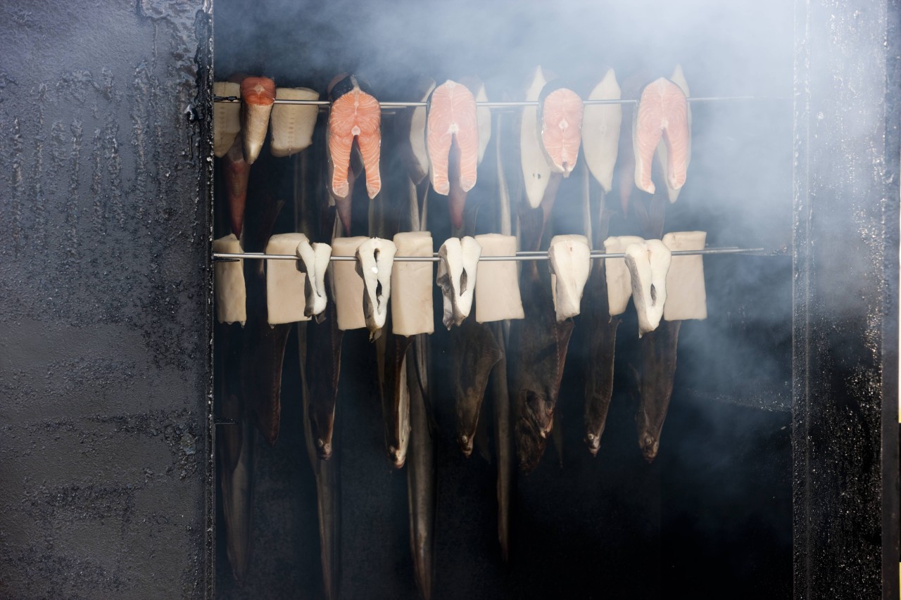 Fisch direkt aus dem Räucherofen – das wird es in der Innenstadt in Kiel bald nicht mehr geben. 