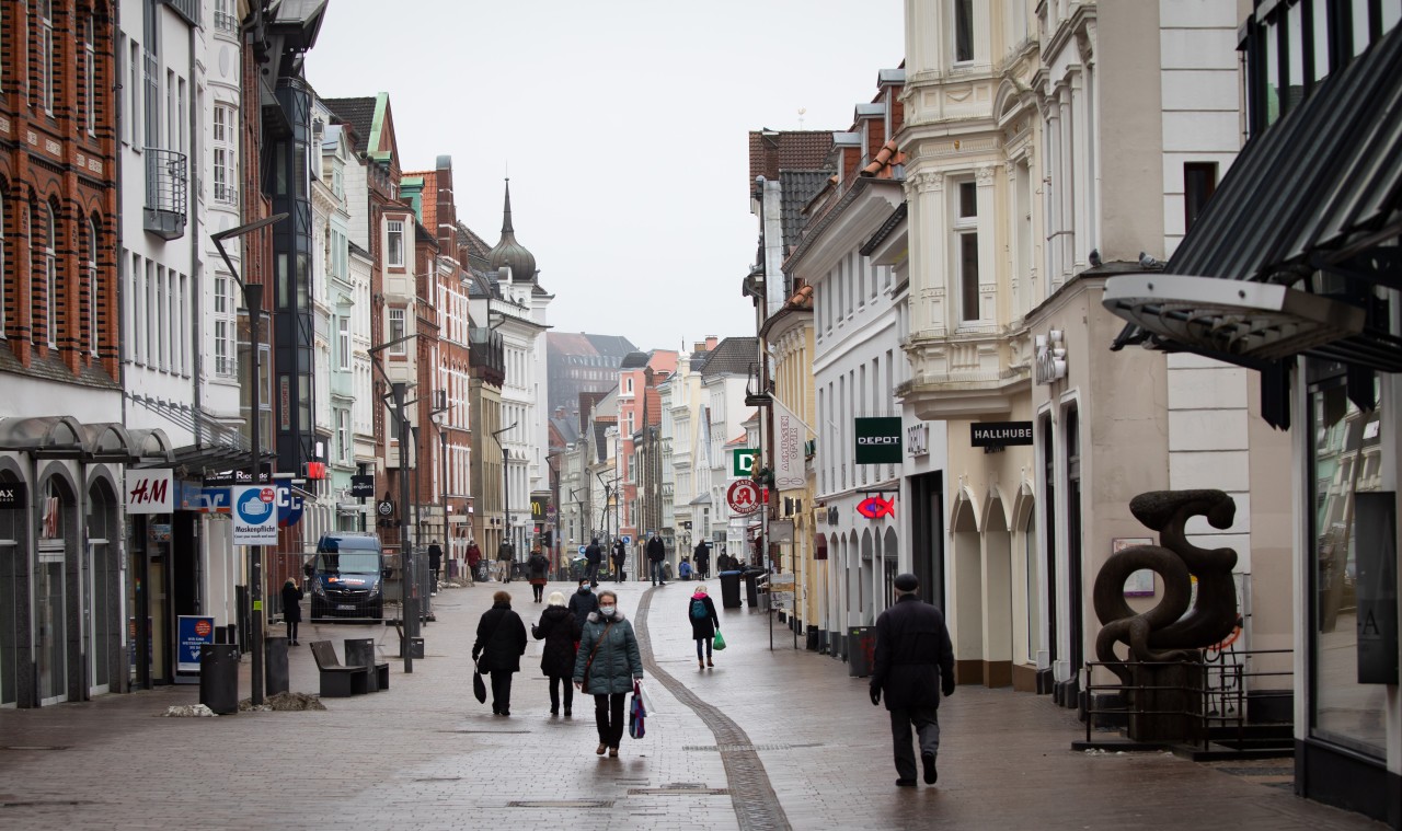 In der Flensburger Innenstadt gibt es nun ein neues Gerät, das einige Diskussionen verursacht.