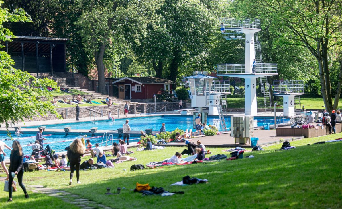 Hamburg Schwimmbad.jpg