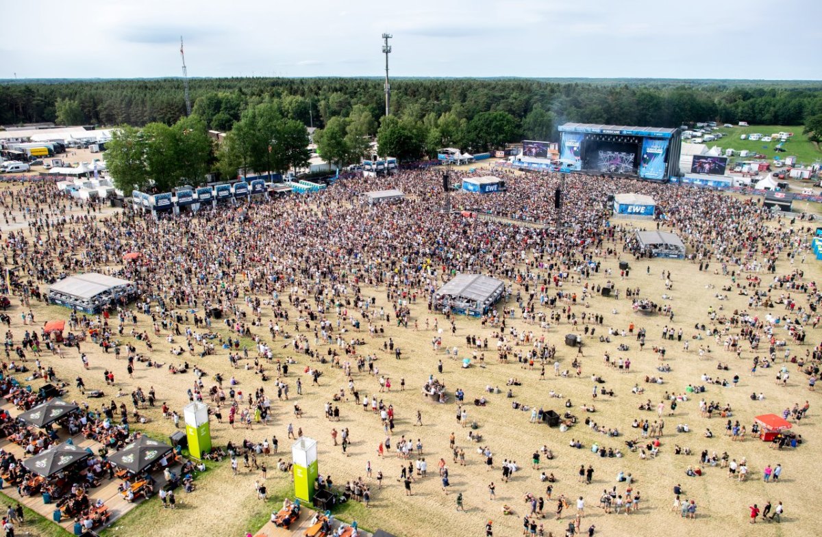 Hurricane Festival 2022 in Scheeßel Deichkind.jpg