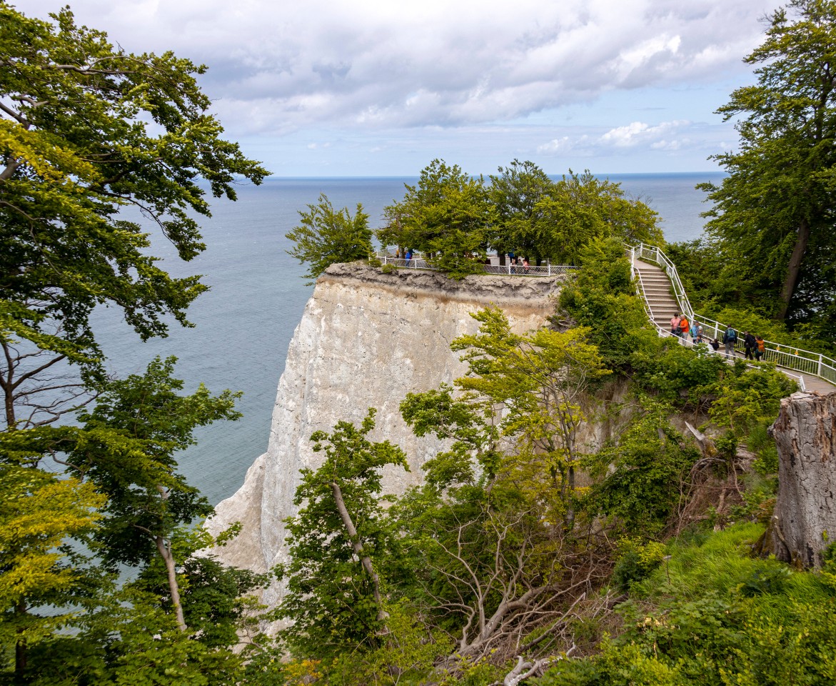 Ostsee: Blick auf den Koenigsstuhl im Nationalpark Jasmund.