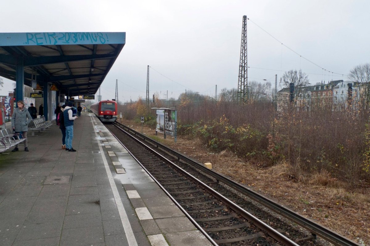 S-Bahnhof Diebsteich in Hamburg.jpg