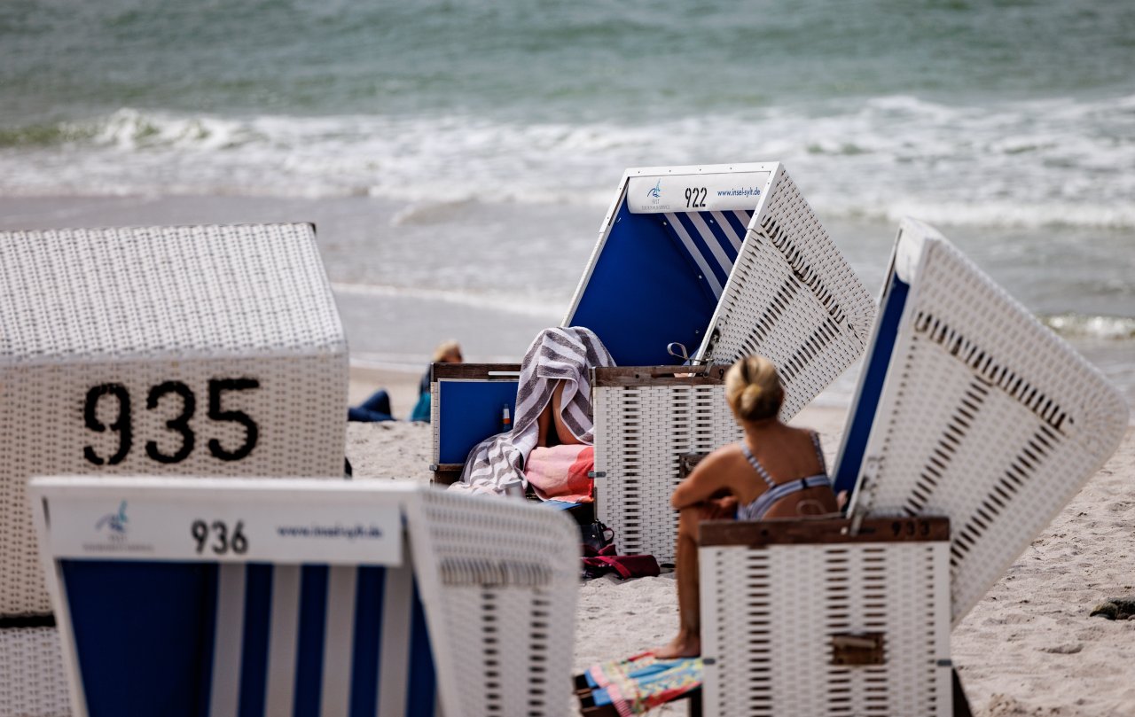 Dreamteam: Daniela und Holger Fuchs von der „Praxis Klinik Pöseldorf“ haben einen Not-Einsatz auf Sylt.