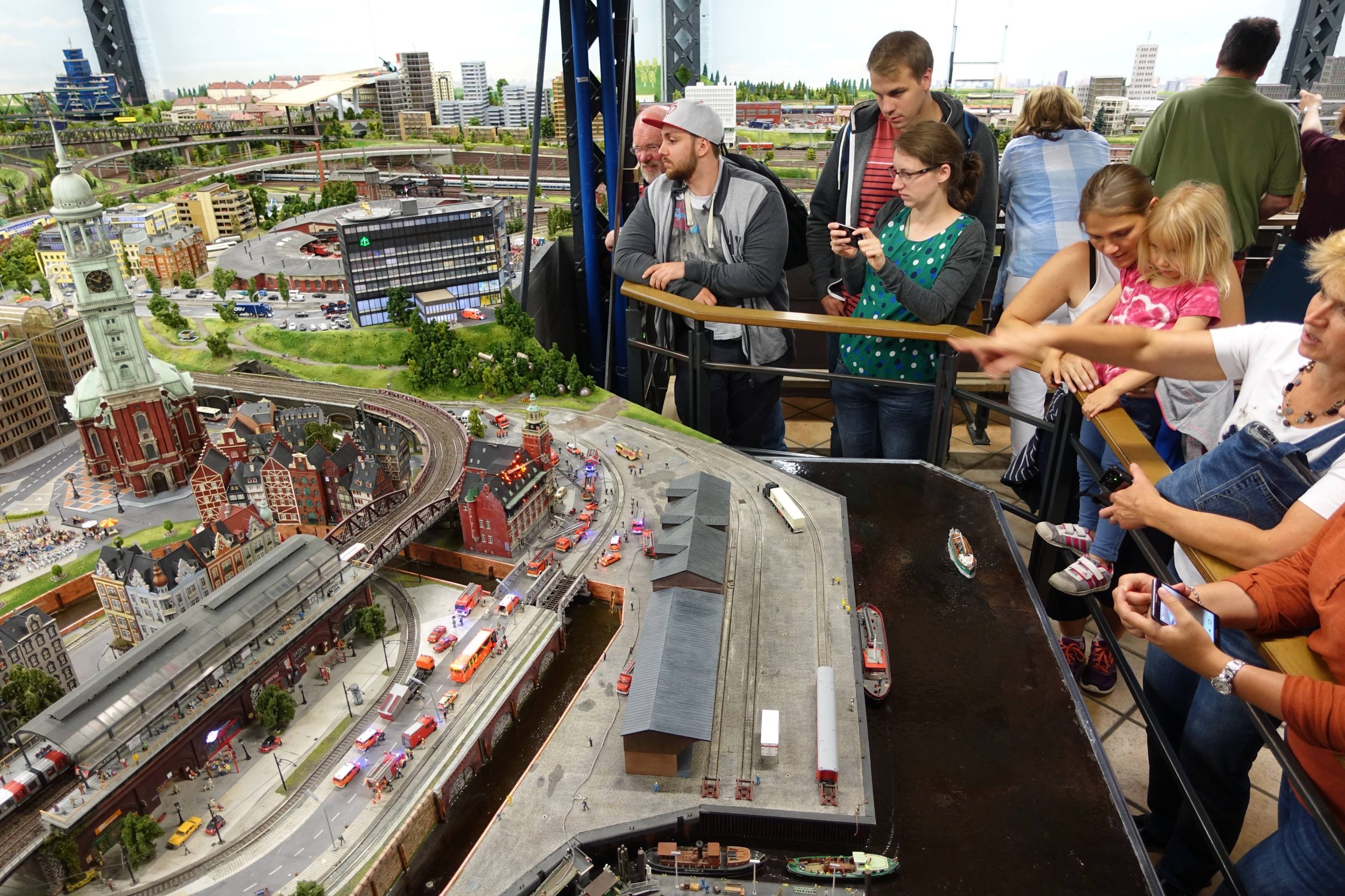 Miniatur Wunderland Hamburg: Wie Ein Besucher Andere Zu Tränen Rührt ...