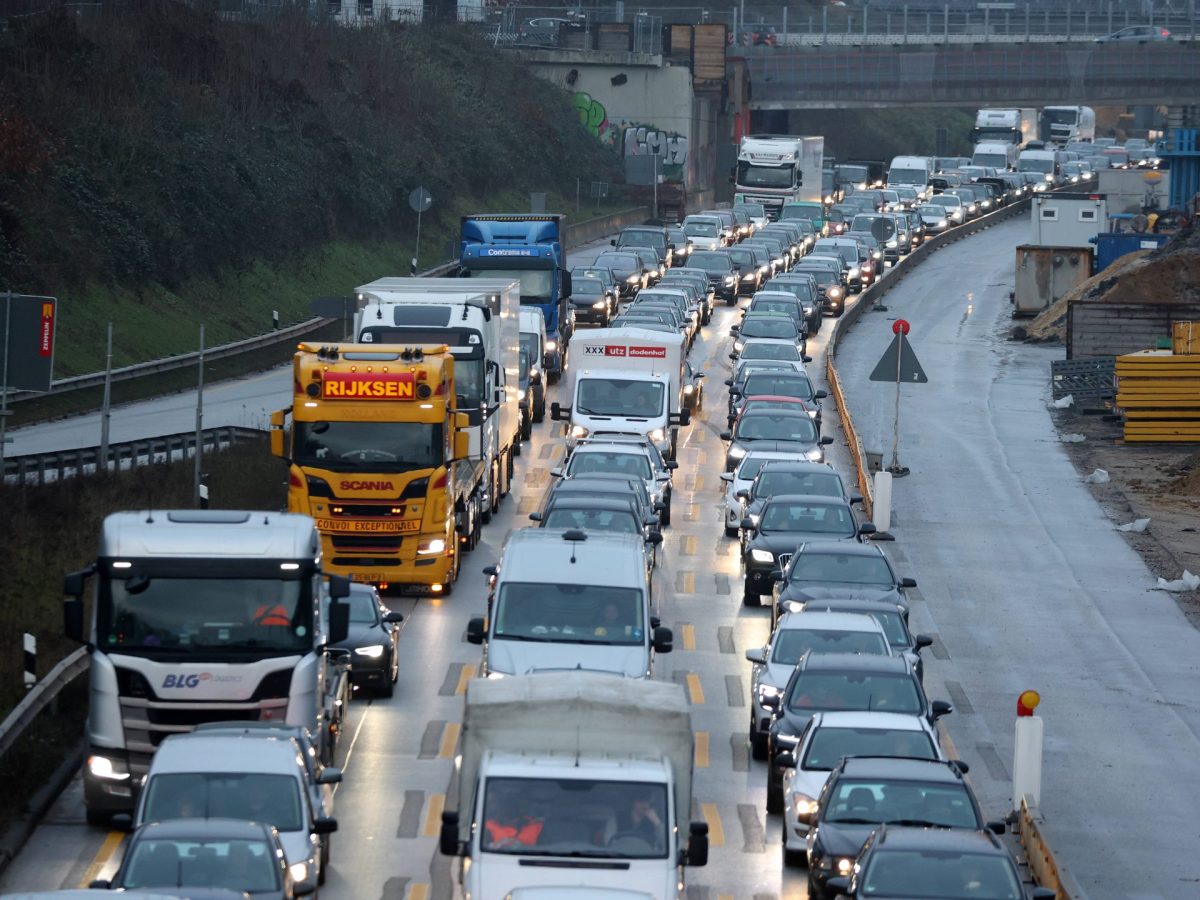 Stockender Verkehr in Hamburg