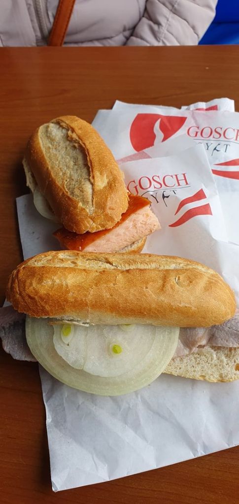 Dieses Fischbrötchen von Gosch auf Sylt feuert die Kritik heftig an.