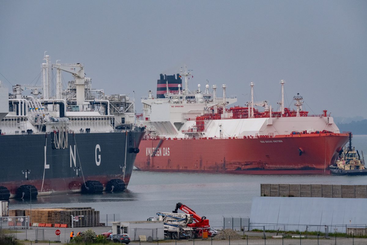 Die Kritik am LNG-Terminal auf RÃ¼gen an der Ostsee reiÃŸt nicht ab. Jetzt sollen es ein Brandbrief und gegebenenfalls weitere Strafanzeigen richten.