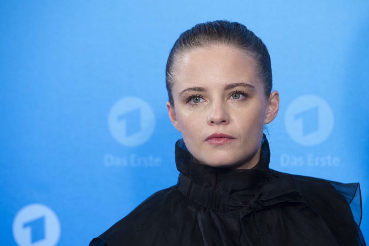Von geheimer Romanze zu öffentlichem Bekenntnis: „Tatort“-Schauspielerin Jasna Fritzi Bauer so privat wie noch nie zuvor...